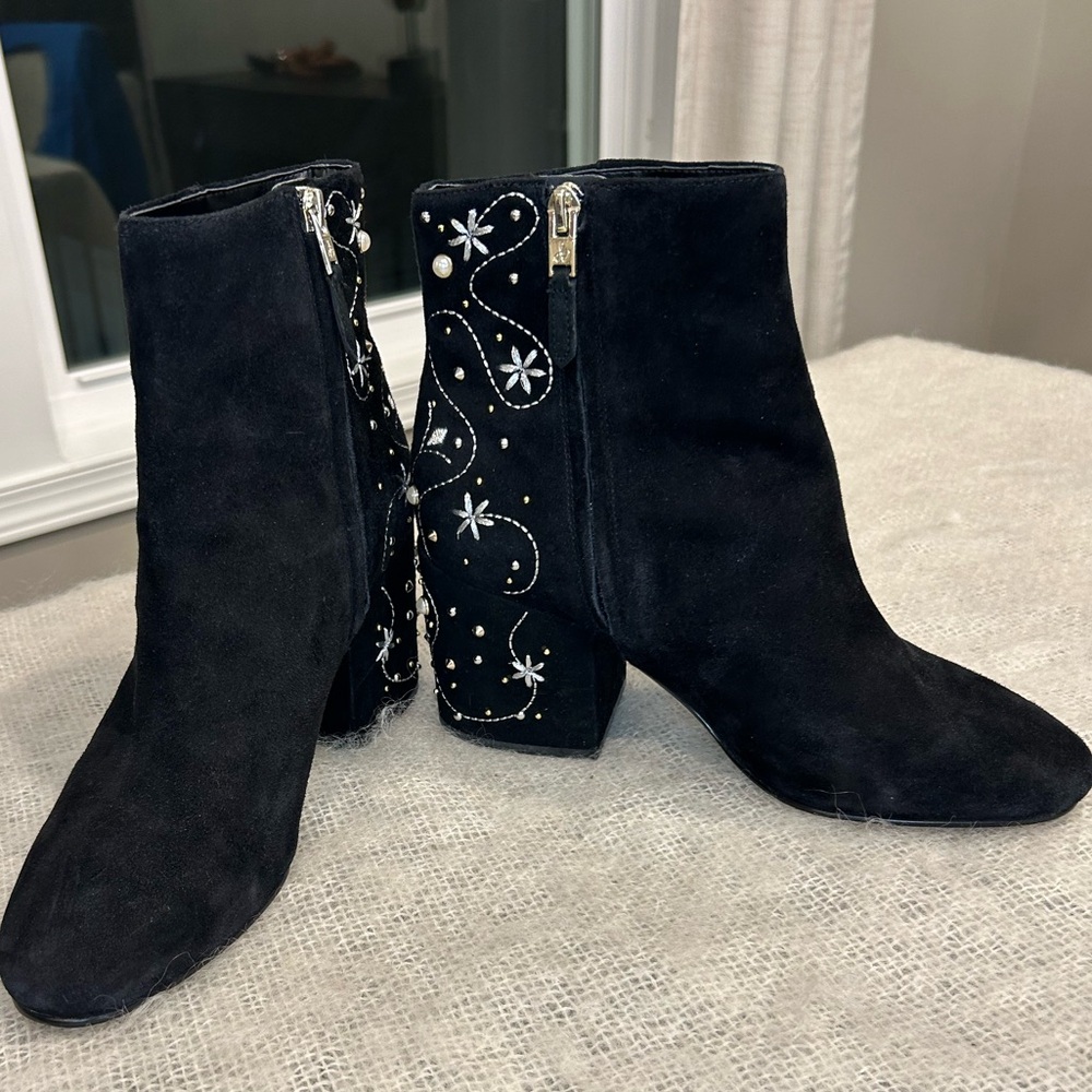Sam Edelman like new Taft black suede embellished booties Size 8.5 - Picture 9 of 10